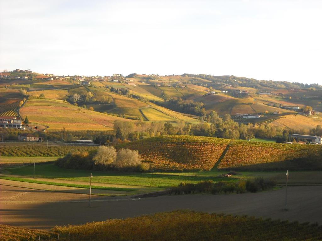 Вилла Cascina Ballarin Ла Морра Экстерьер фото