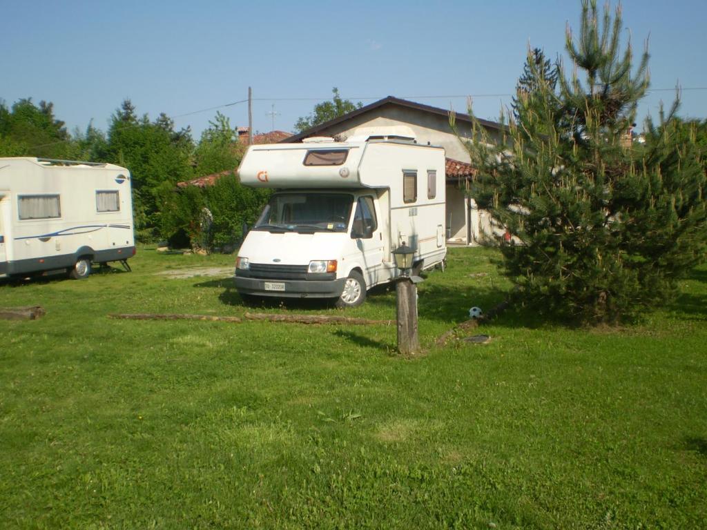 Вилла Cascina Ballarin Ла Морра Экстерьер фото