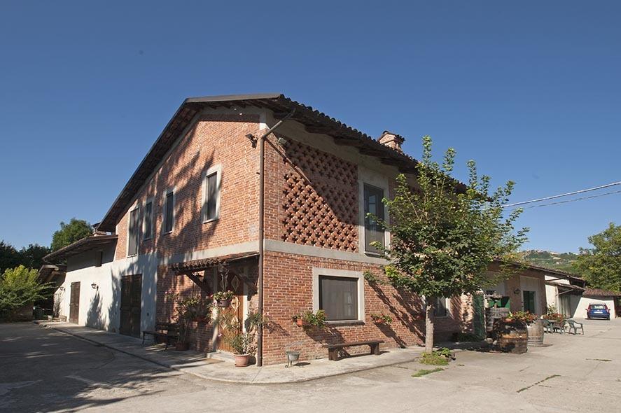 Вилла Cascina Ballarin Ла Морра Экстерьер фото